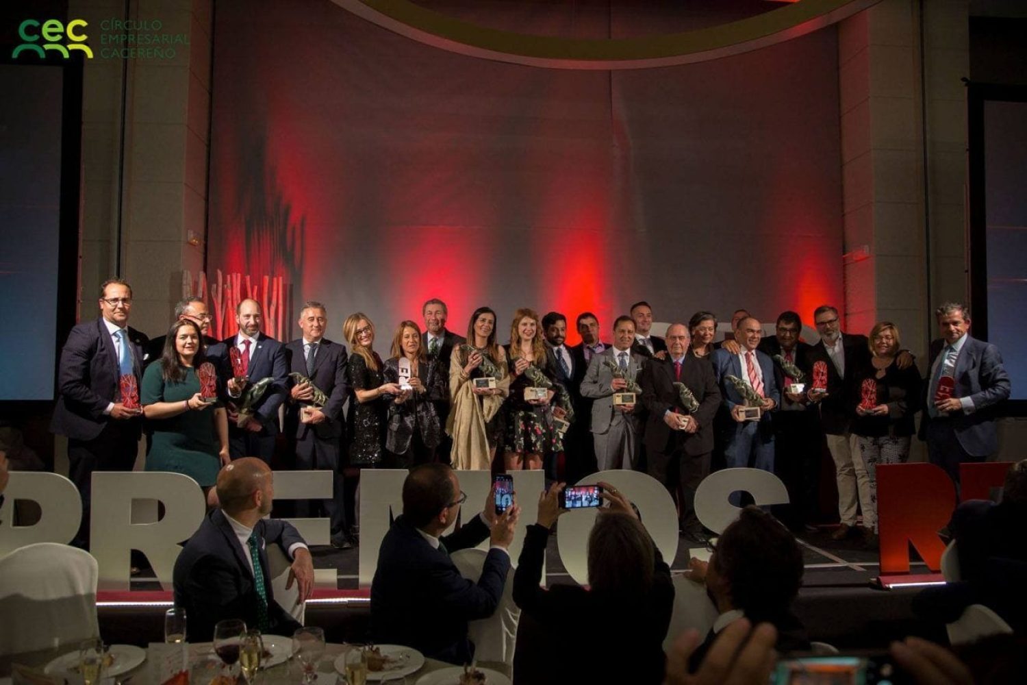 Distinguidos y premiados en la II Gala Red Empresarial, celebrada en Cáceres.