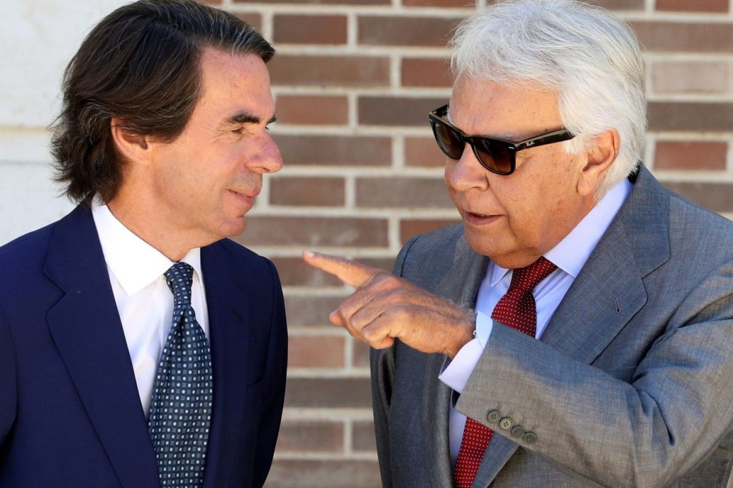 González y Aznar