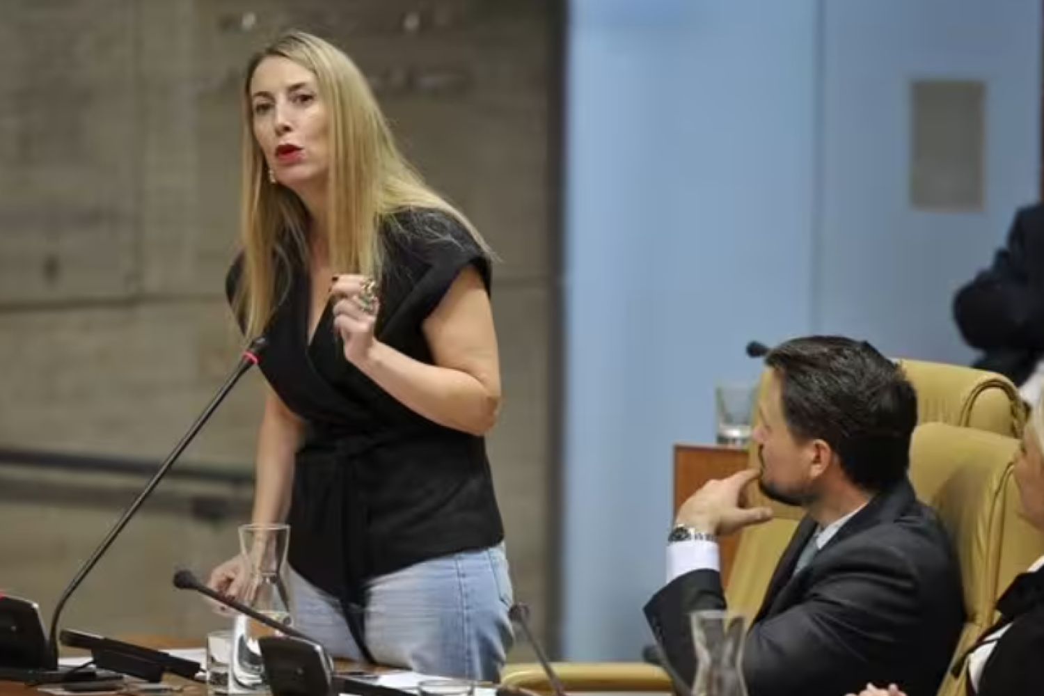 María Guardiola, este jueves 23 de octubre , en el Pleno de la Asamblea de Extremadura.