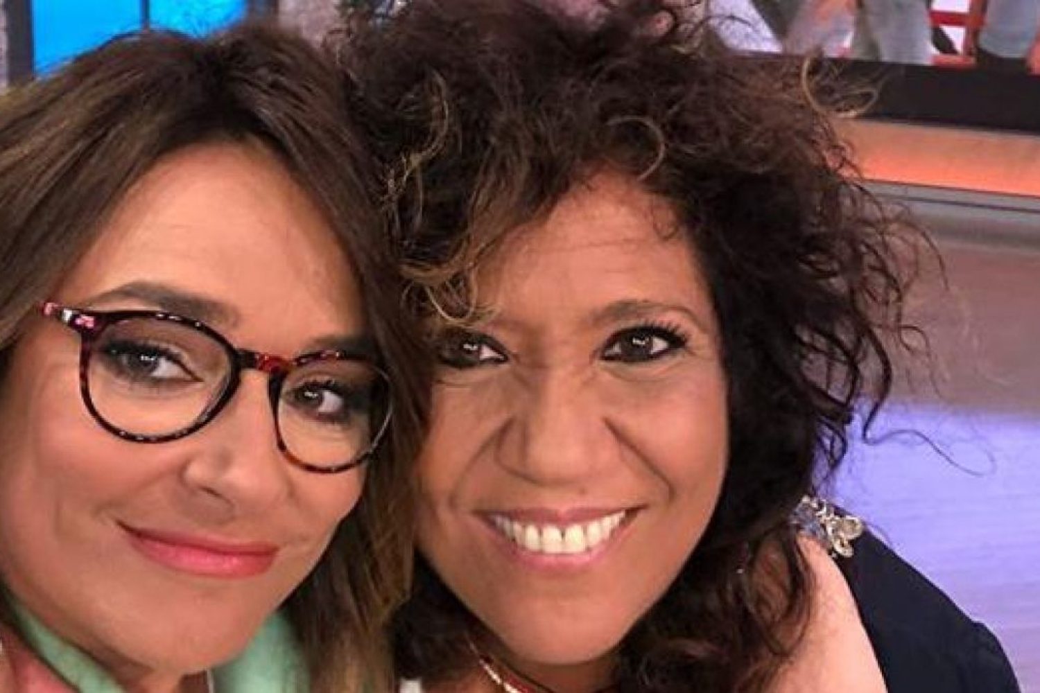De izda a dcha, Toñi Moreno y Rosana. Archivo. Instagram.