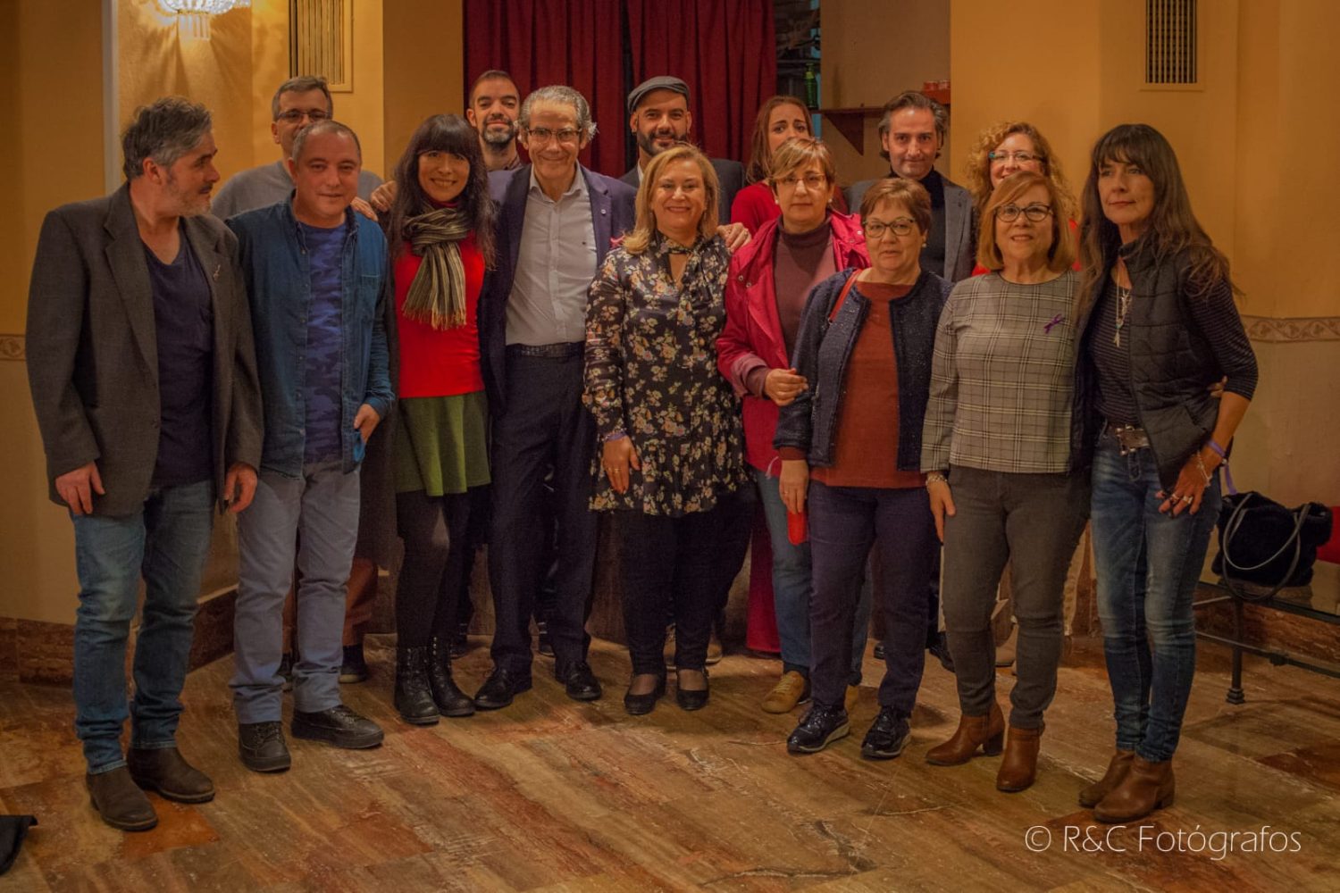 Organización, cantAutores, cantautors, representantes de Afibroex y colaboradores que han participado en CANTAUTARIA IV. Imagen: R/C Fotógrafos.