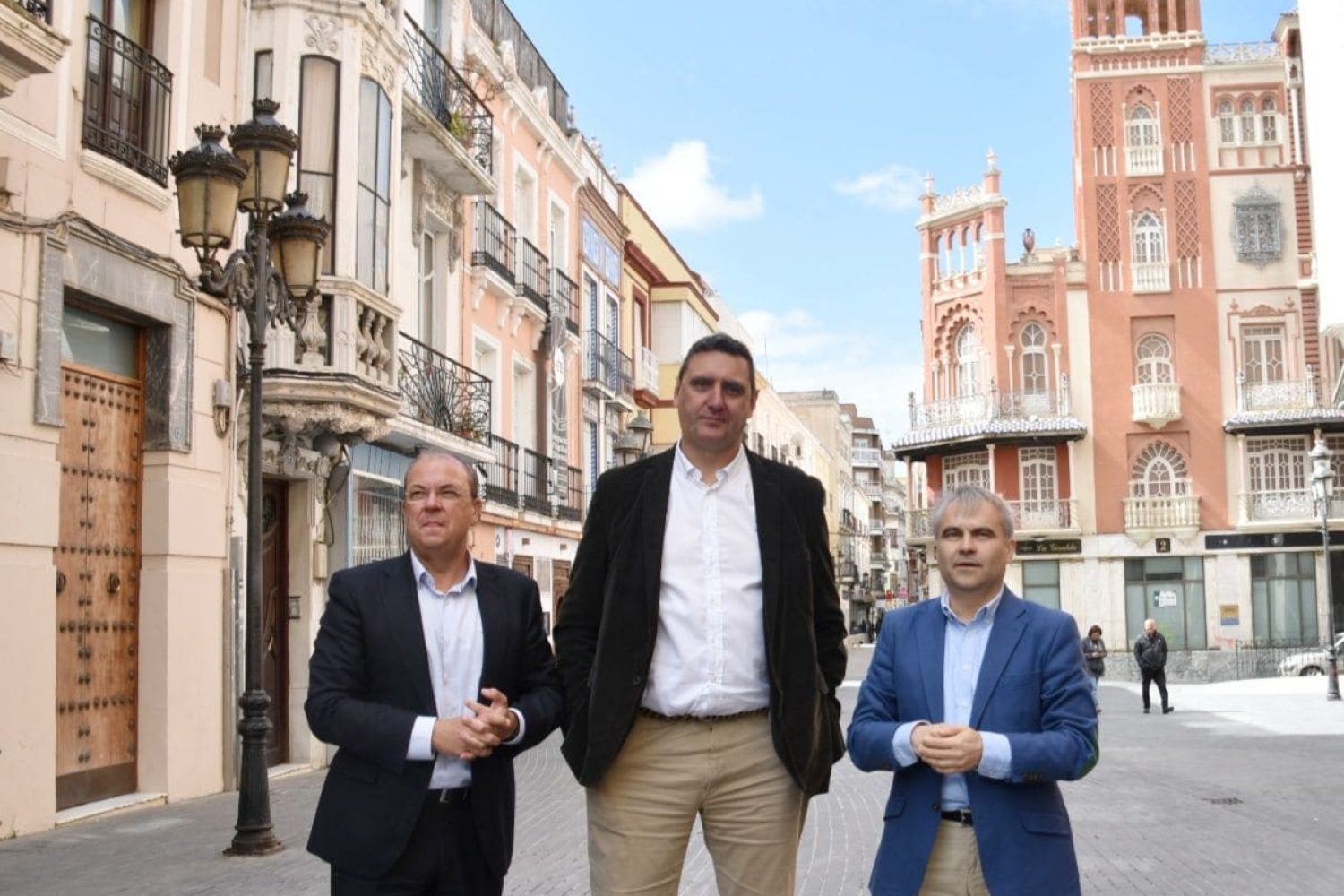 En el centro, Juancho Pérez.