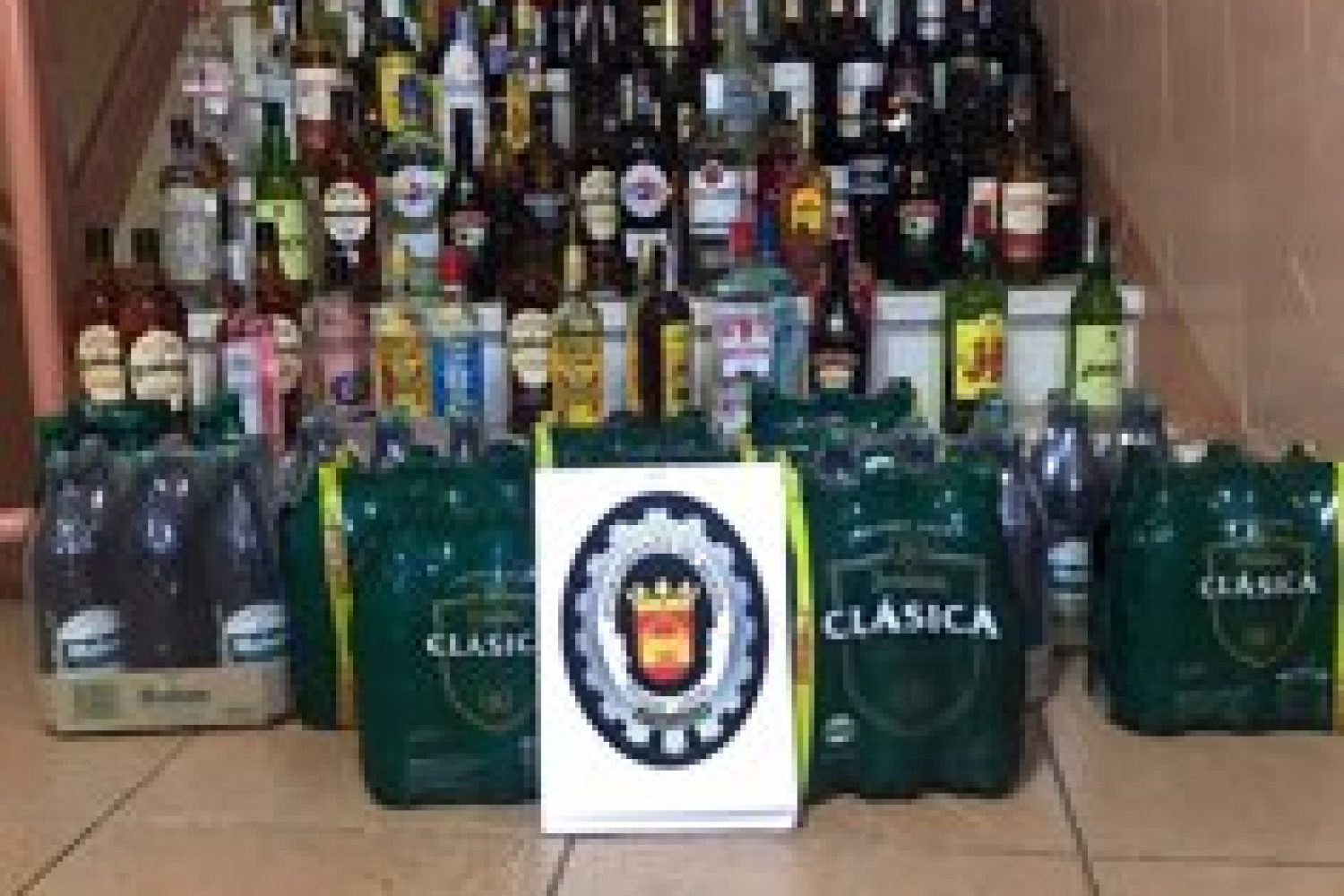 La colocación de los tepes de césped en el Estadio Romano de Mérida avanza a "buen ritmo"