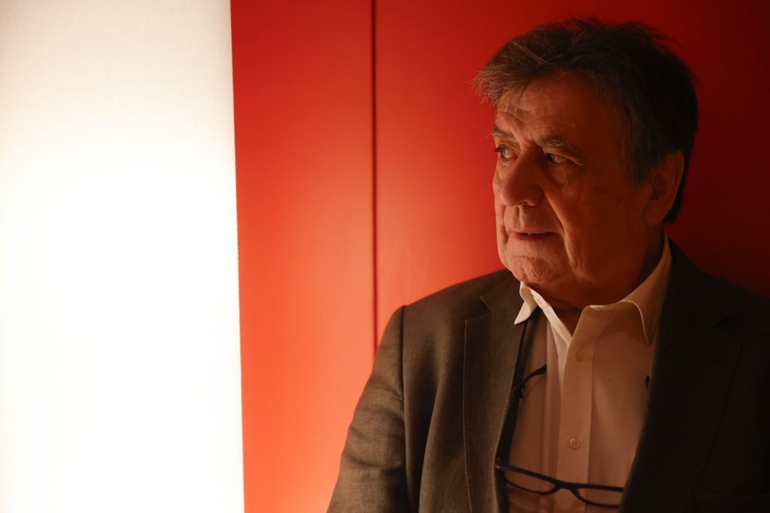 Luis Landero: "En España estamos enfermos de política"