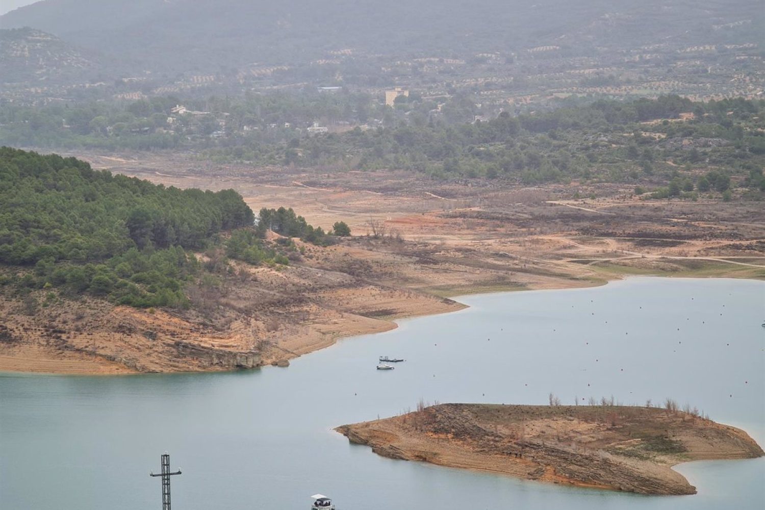 Las altas temperaturas hacen descender la reserva del Guadiana al 27,5% de su capacidad, y la del Tajo, al 43,6%