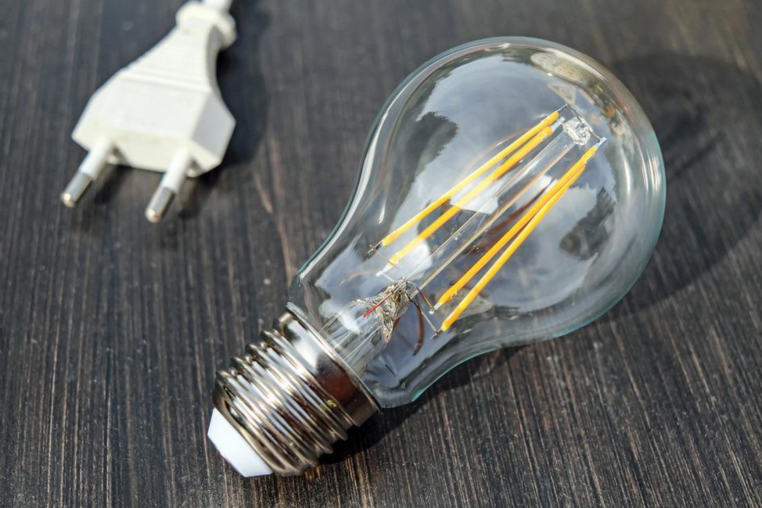 light-bulb-1640438_960_720 (1)