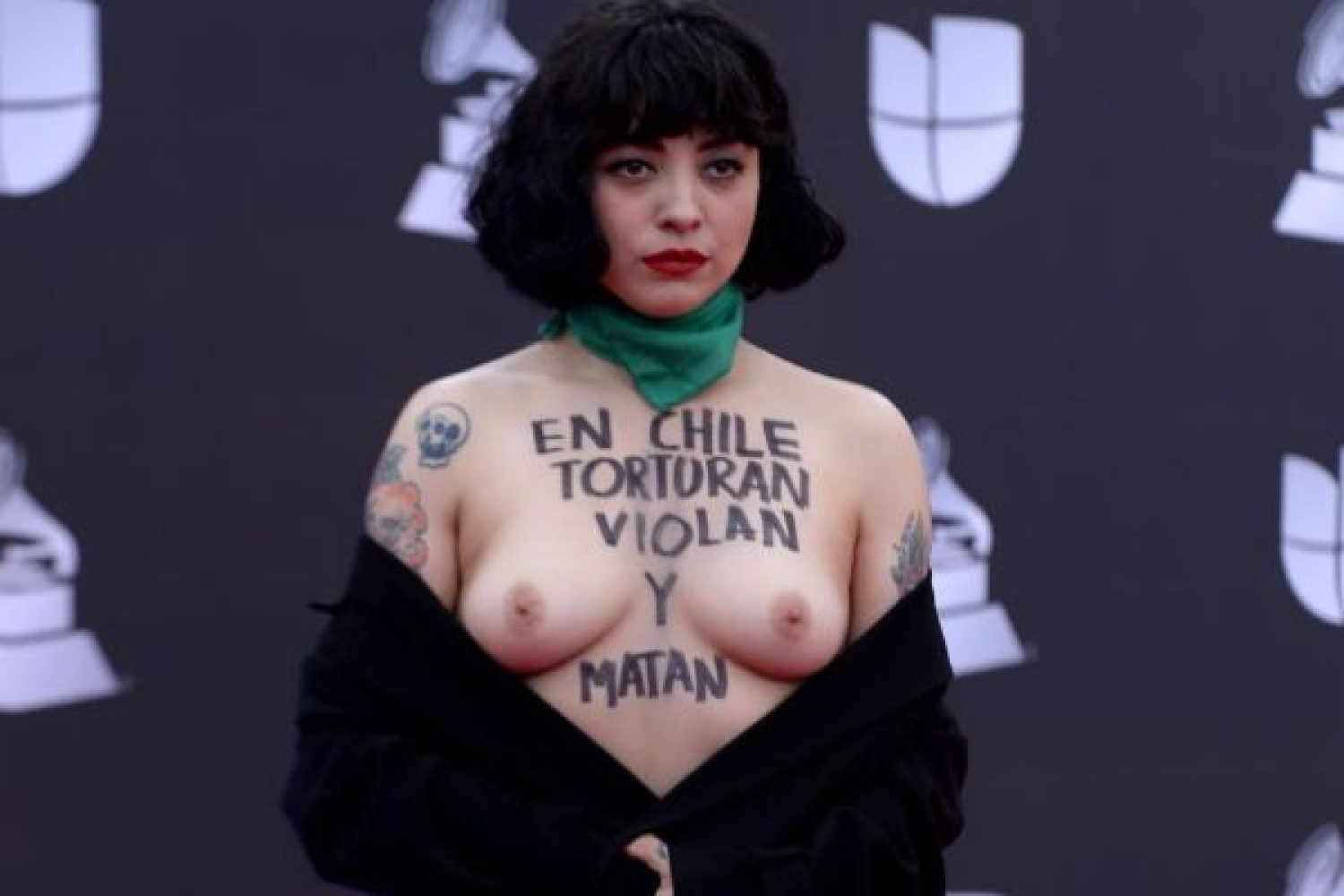 Mon Laferte: "En Chile las personas son asesinadas y pierden ojos a causa de los balines"