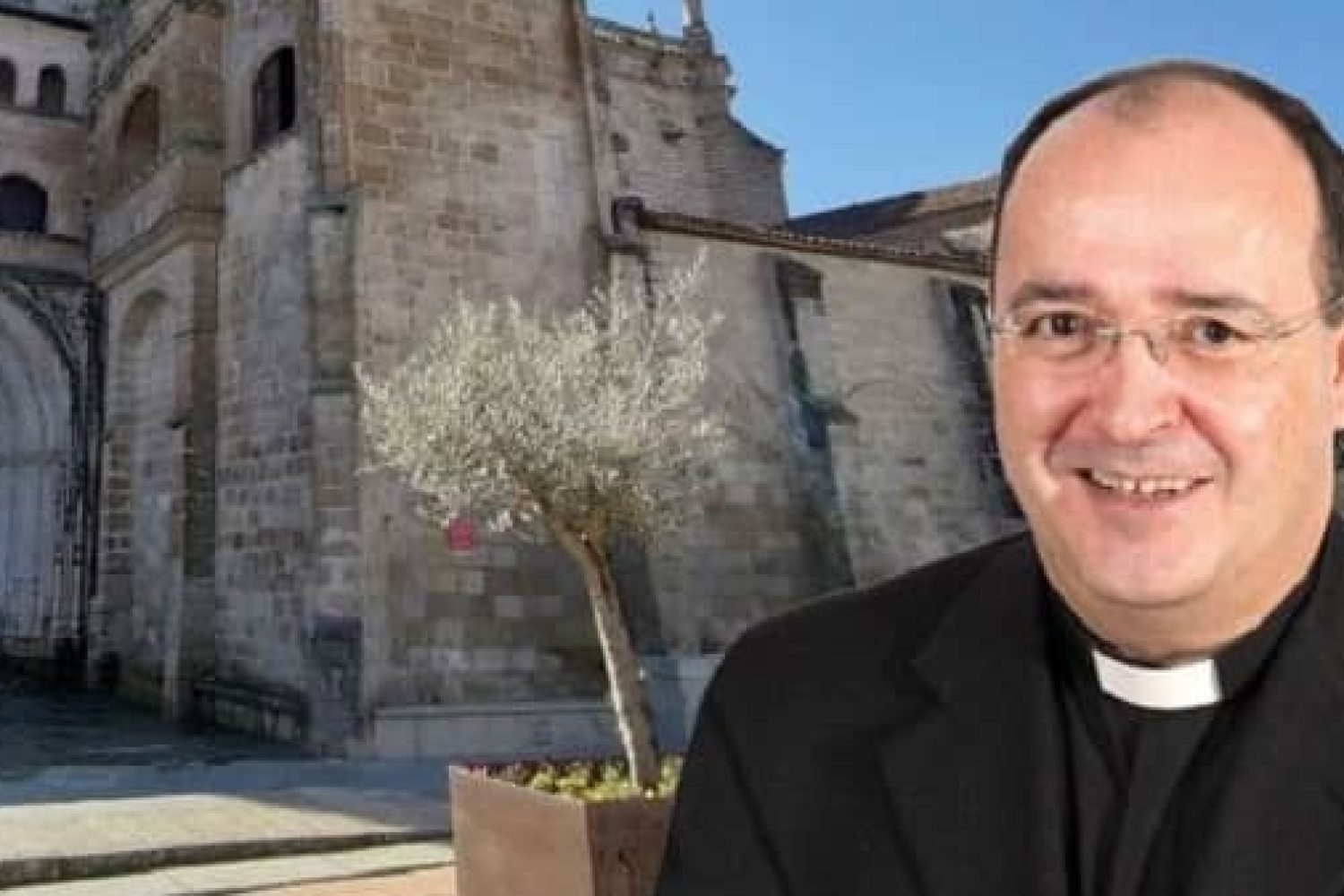 monseñor pulido obispo coria cc