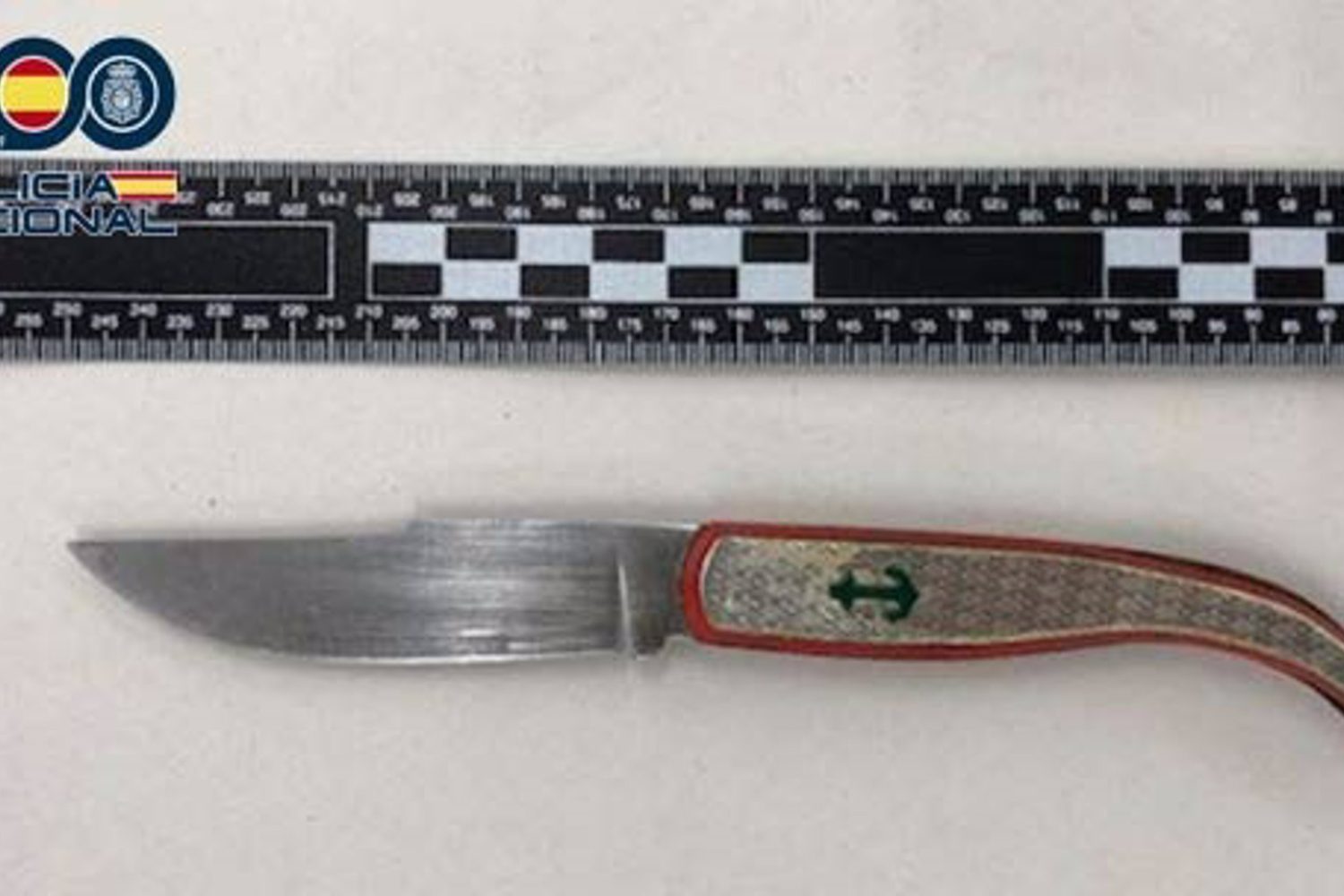 Sucesos.- Detenidos dos menores de edad y otro joven de 18 años por tres robos a punta de navaja en Plasencia