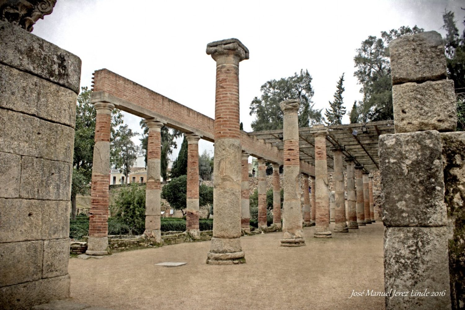 peristilo-del-teatro-romano-de-merida-8976-xl