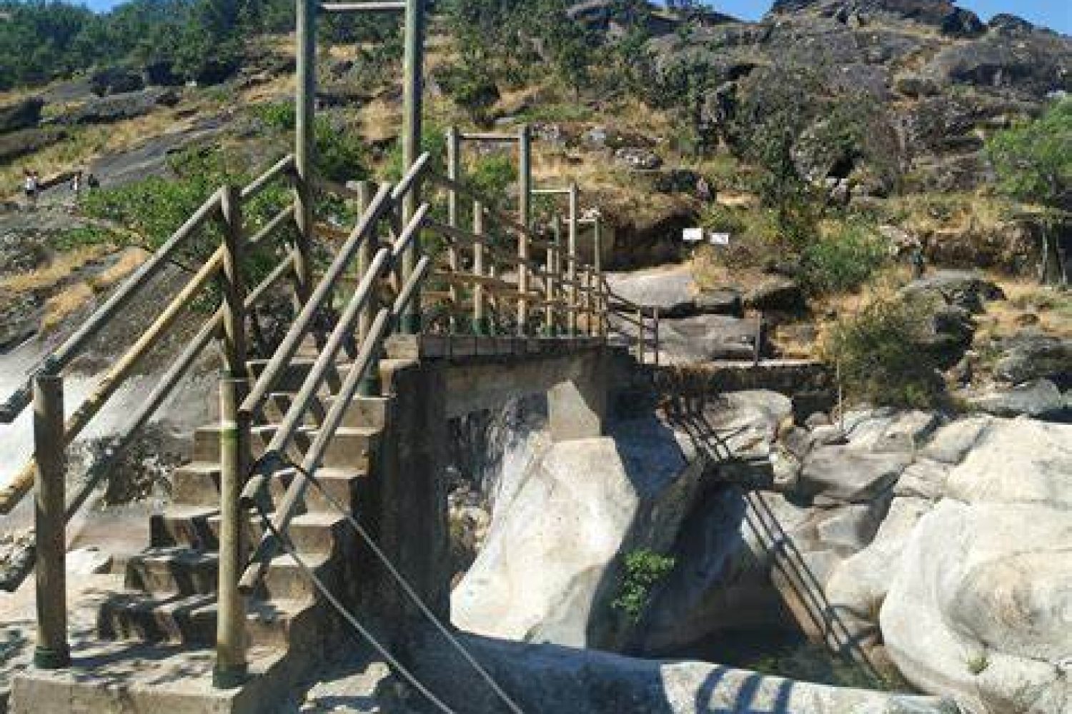 puente pilones garganta infiernos