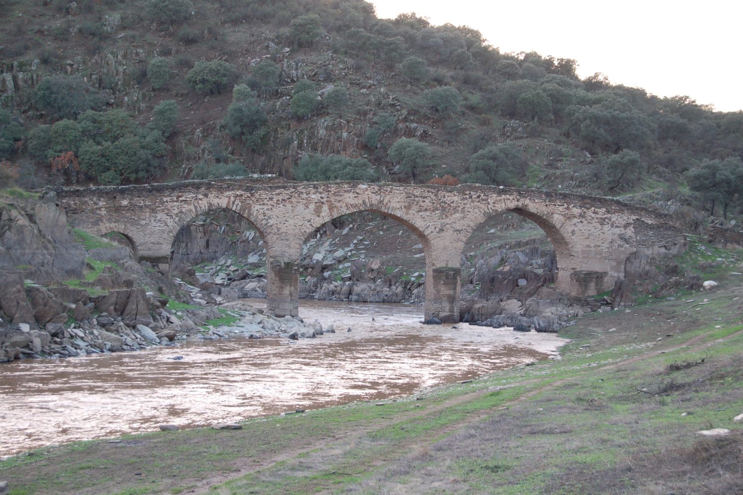 Puente viejo.