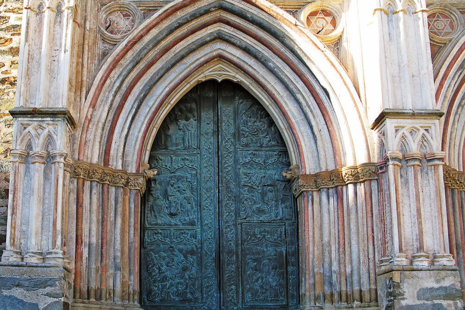 Puerta grande monasterio Guadalupe