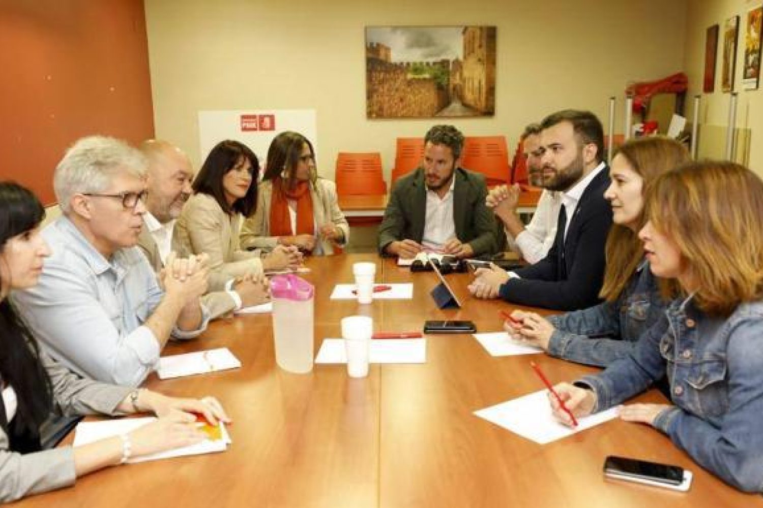 Imagen de la reunión PSOE-CIUDADANOS, para la gobernabilidad municipal de Cáceres. CEDIDA
