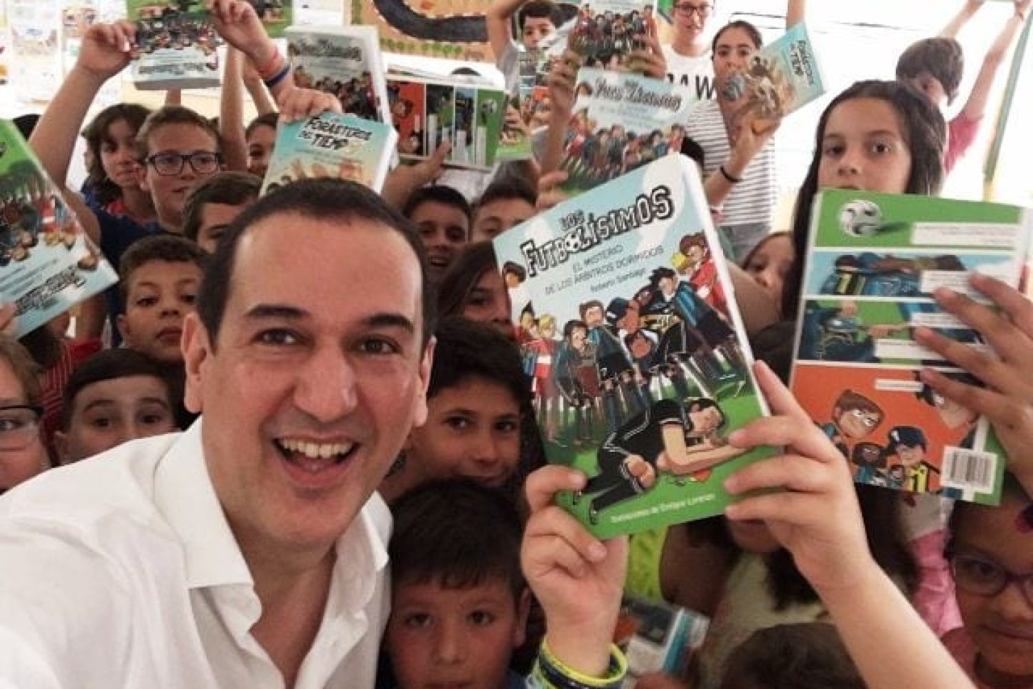 Roberto Santiago.