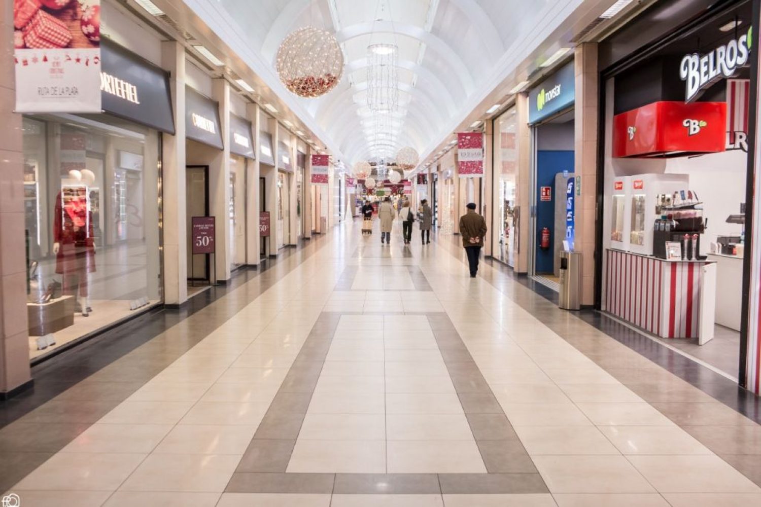 Interior del C.C. Ruta de la Plata.