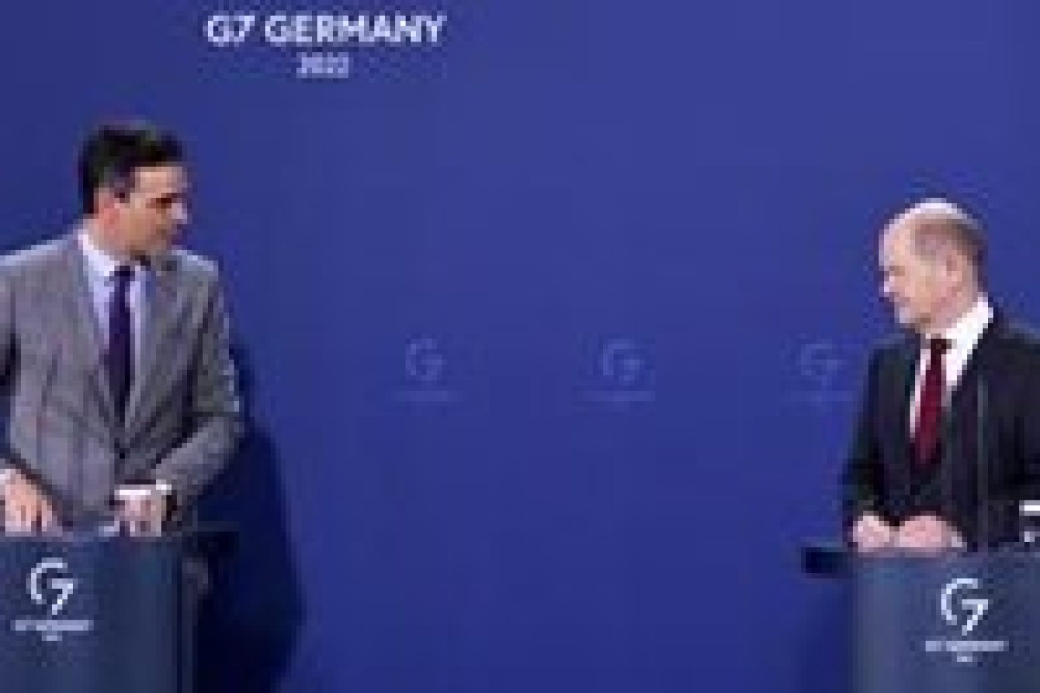 Sánchez asegura que le "encantaría" viajar Argelia