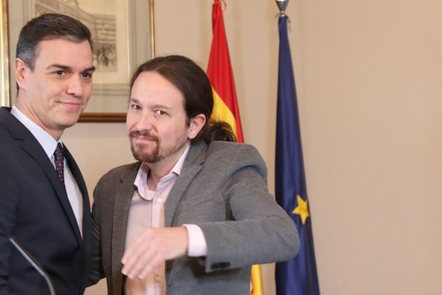 Sánchez e Iglesias en la firma del rpeacuerdo de gobierno.