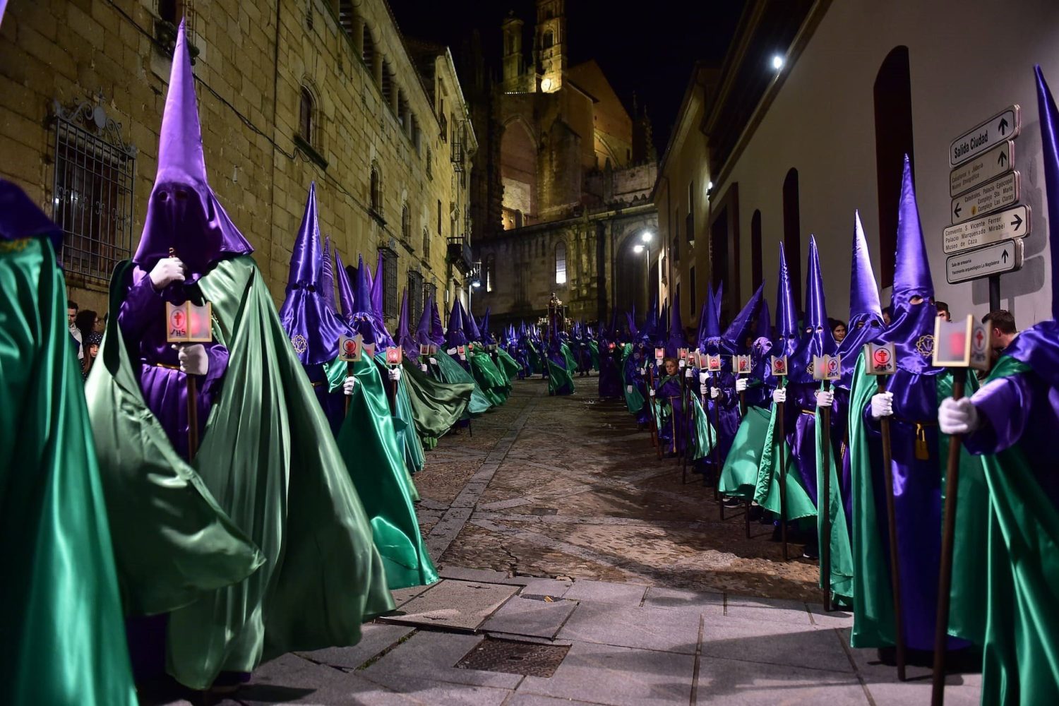 17/09/2025 Semana Santa de Plasencia.

La Semana Santa de Plasencia ha recibido la declaración de Fiesta de Interés Turístico Nacional que otorga la Secretaría de Estado de Turismo, una vez que la solicitud presentada por el Ayuntamiento de Plasencia ha recibido el informe favorable del Gobierno de la Junta de Extremadura y cumple con todos los requisitos establecidos en la orden ministerial que regula estas distinciones.

CULTURA ESPAÑA EUROPA EXTREMADURA
MNISTERIO DE TURISMO