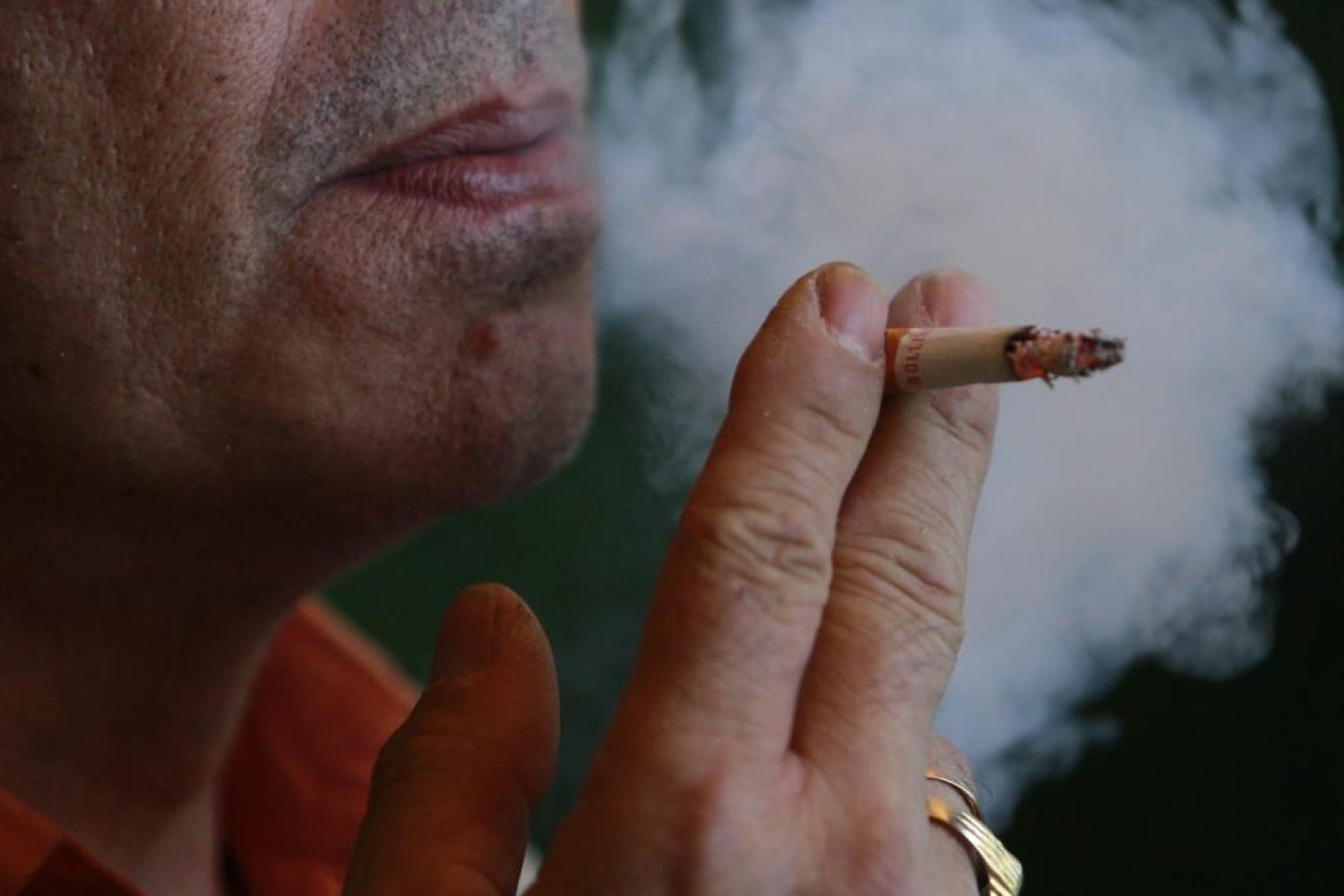 tabaco-humo-fumador-fumando-cigarro-cigarros