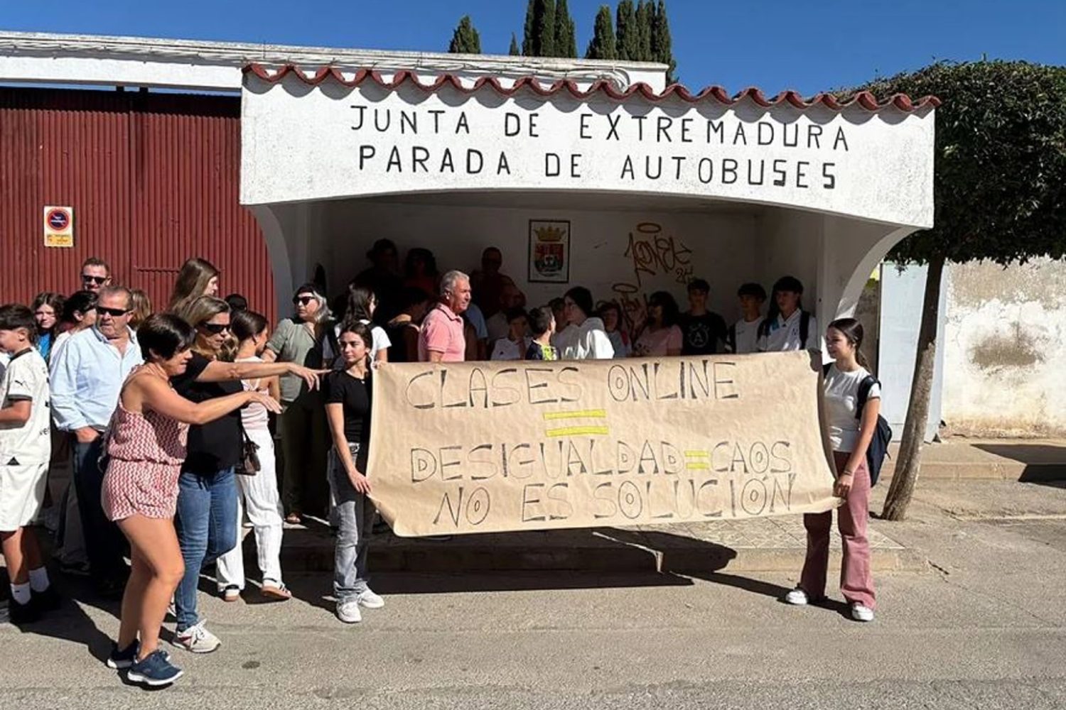 15/09/2025 Concentración en Fuente de CAntos por el transporte escolar
SOCIEDAD ESPAÑA EUROPA EXTREMADURA
FADEMUR