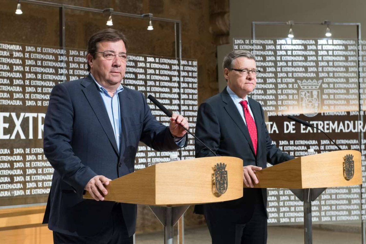 Vara y Sevilla.