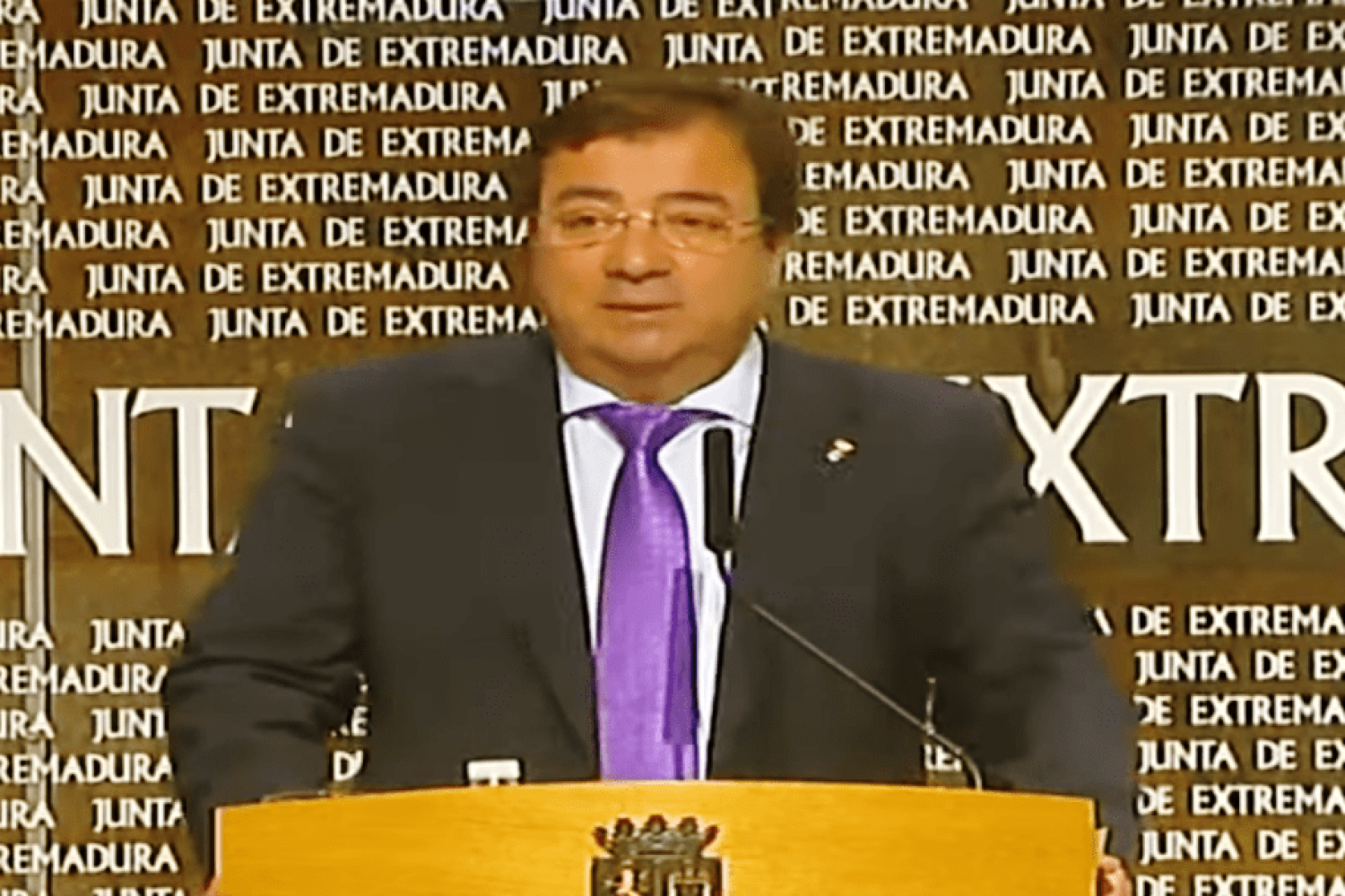 Fernández Vara en un momento de su comparecencia este lunes, uno de julio.