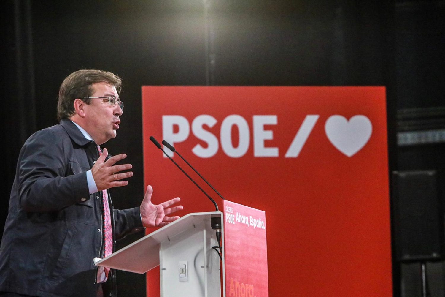Vara en el mitin pre campaña de las elecciones 10N. En Cáceres.