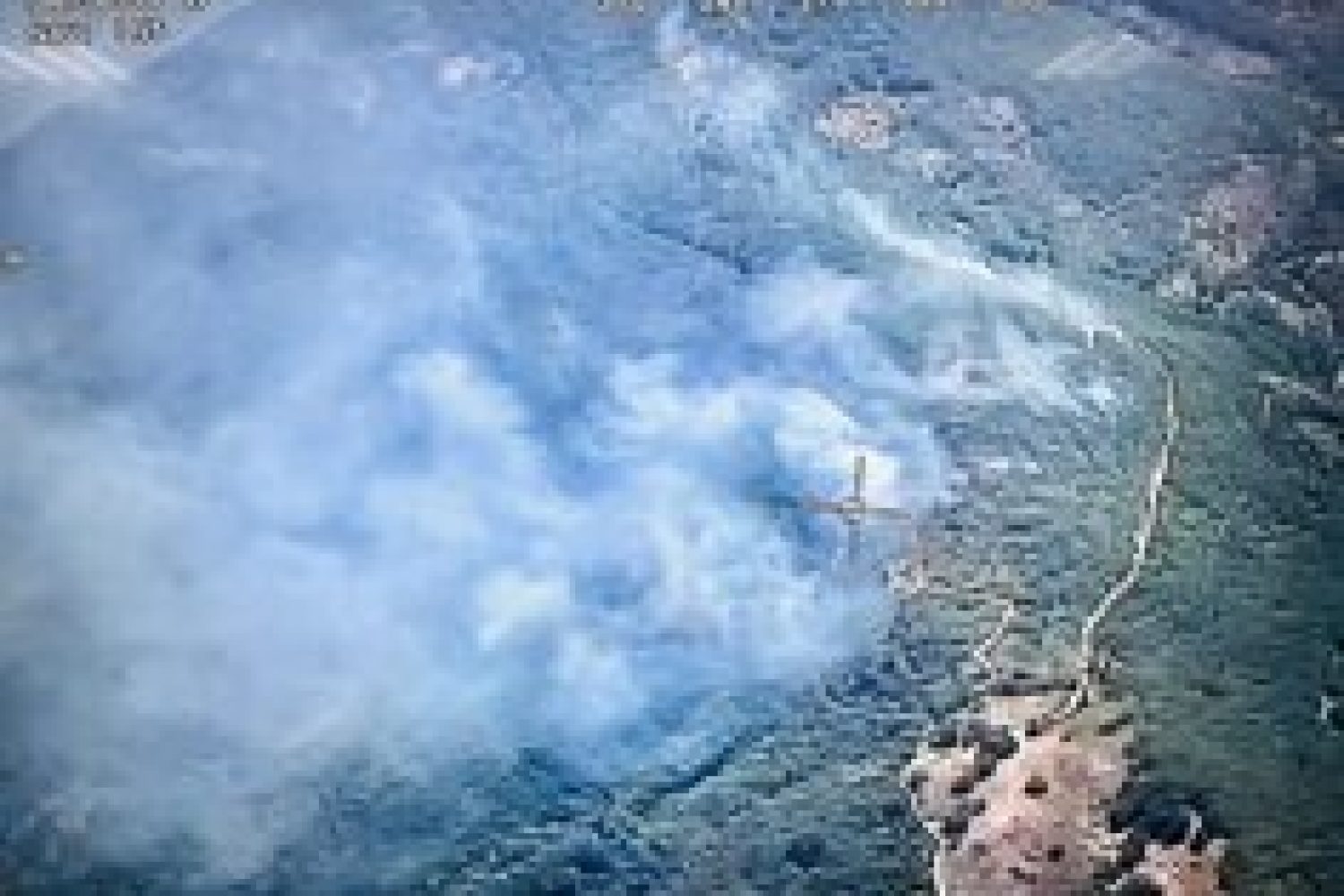 Vecinos de Casas de Miravete (Cáceres) increpan a Fernández Vara en su visita a los afectados por los incendios