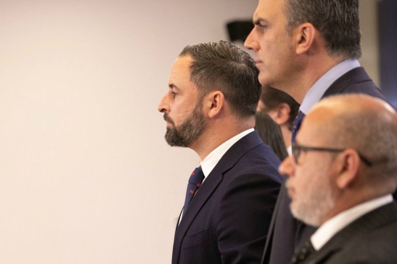 Santiago Abascal y otros dirigentes de VOX.