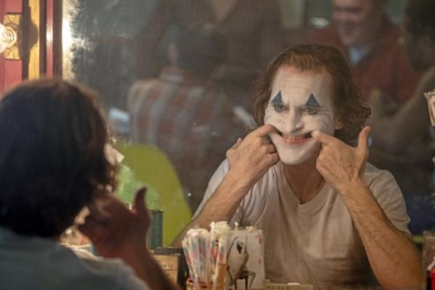 Warner ya trabaja en una secuela de 'Joker' con Joaquin Phoenix y Todd Phillips